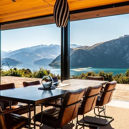 Aurum - Sleeps 6 - Stunning Lake Views