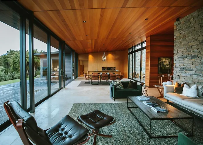Aurum - Sleeps 6 - Stunning Views Wanaka